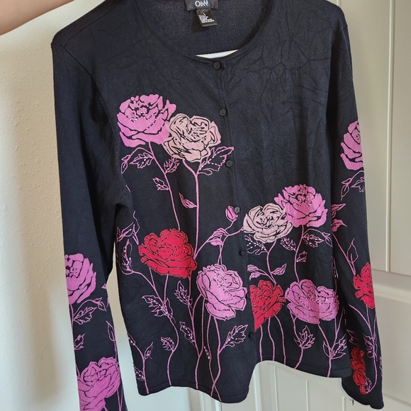 Obee Black Sweater with Pink & Red Roses Beaded 💖 - Picture 4 of 7